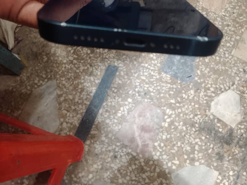 Apple iPhone 13 1
