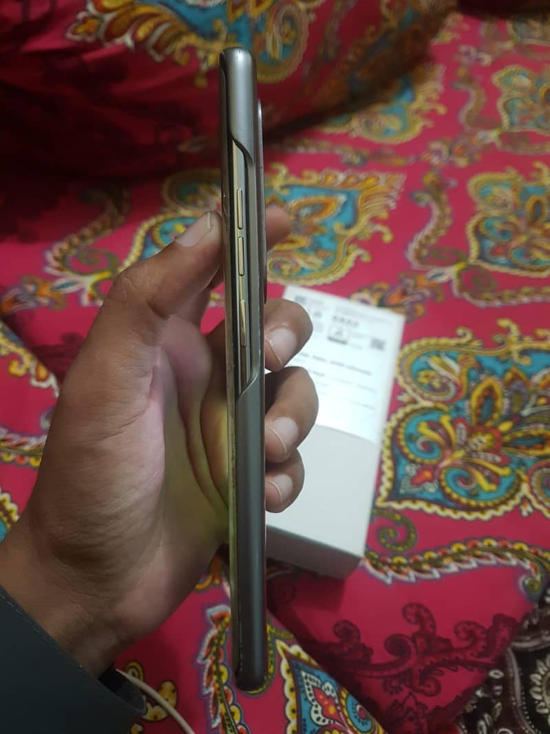 Tecno CAMON 40 Pro 10