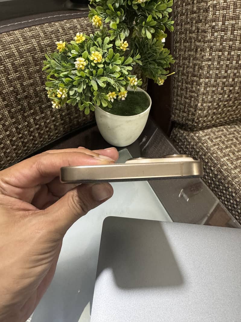 iphone 16 Pro Max 1