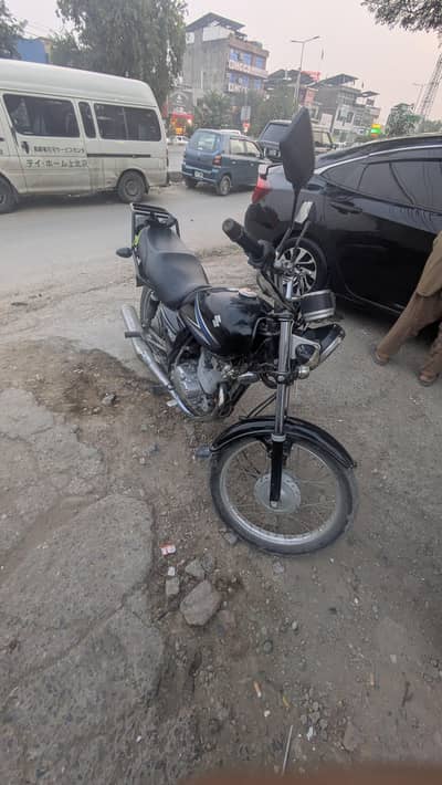 Suzuki GS 150 2015 Model – 10/10 Condition – Rawalpindi Number