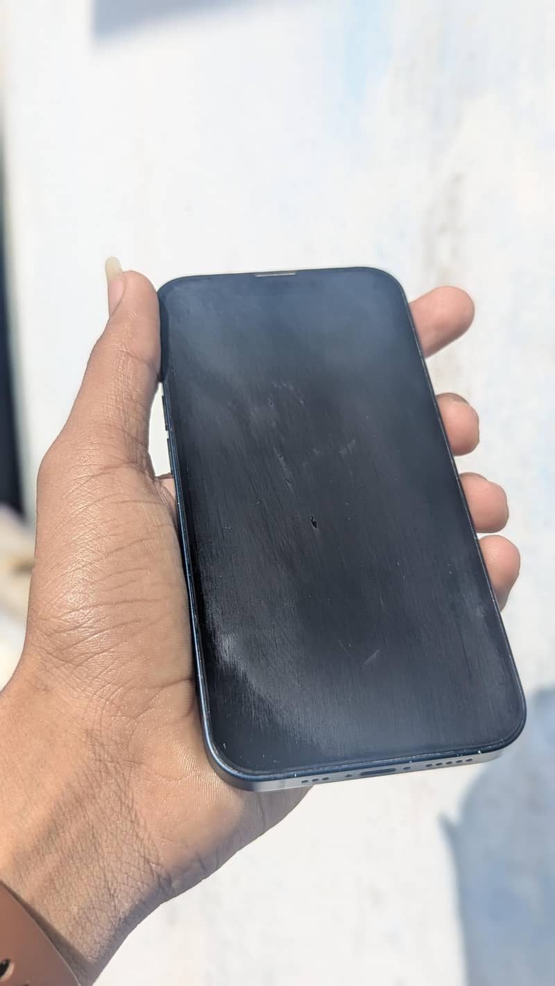 Apple iPhone 13 2