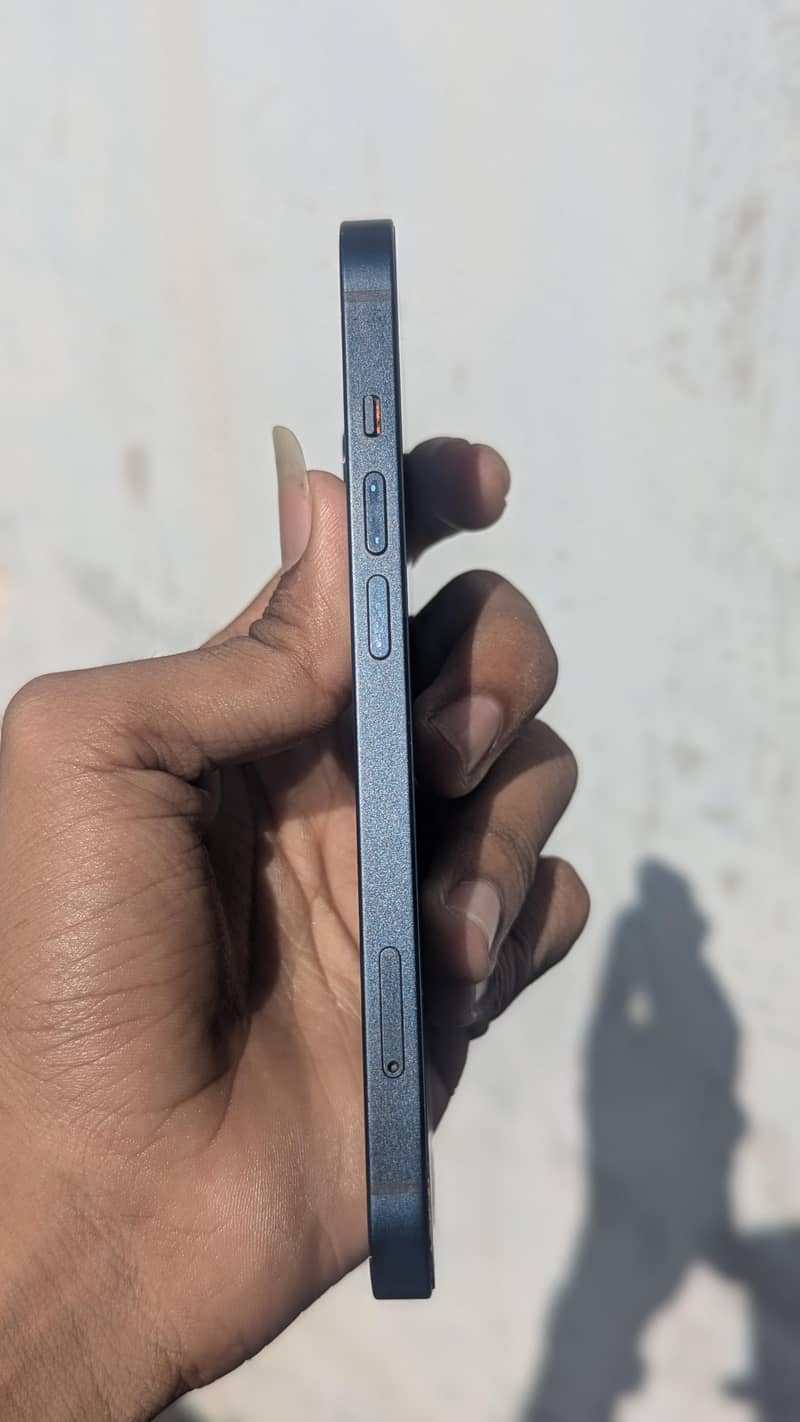 Apple iPhone 13 5