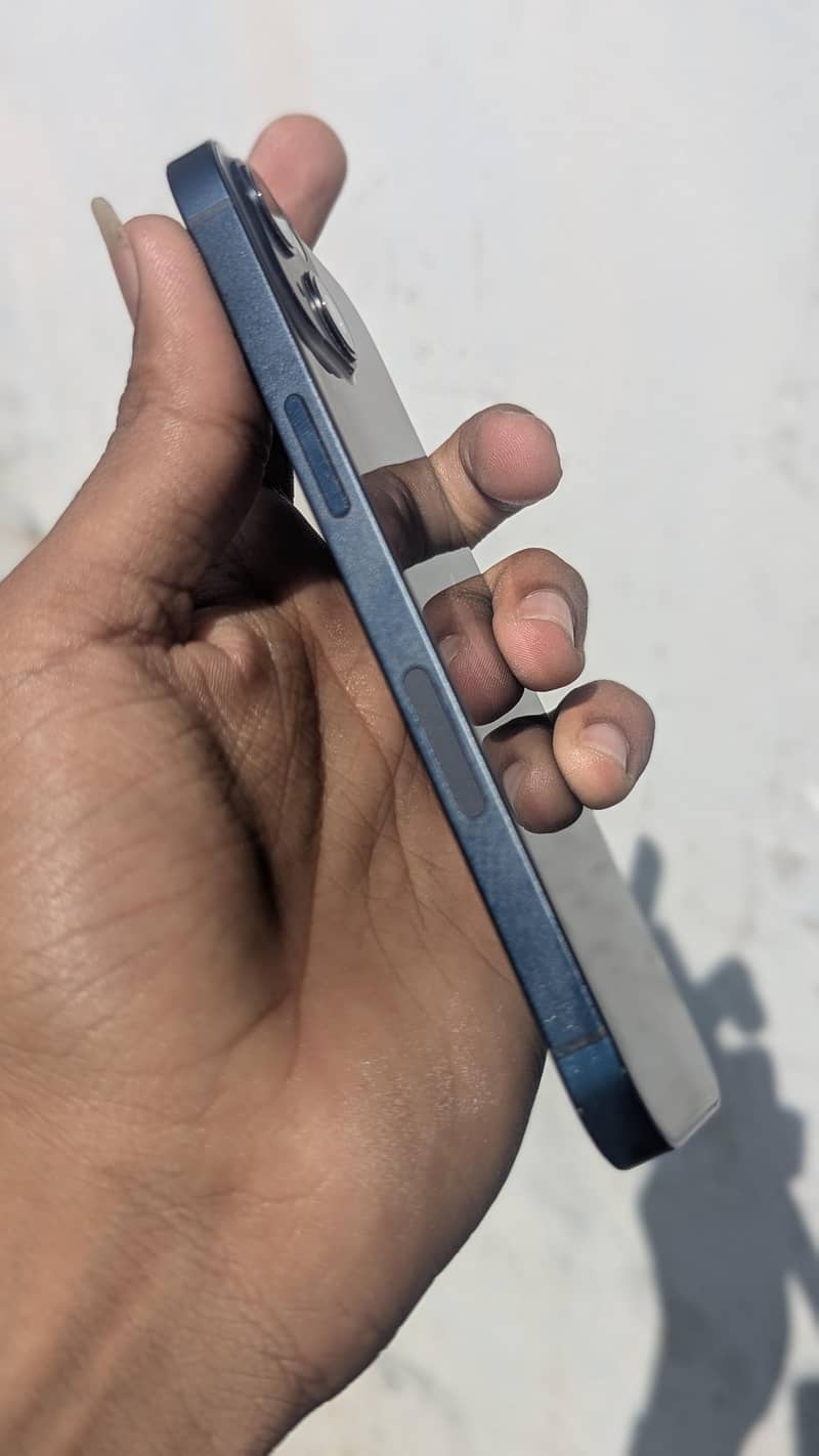 Apple iPhone 13 6