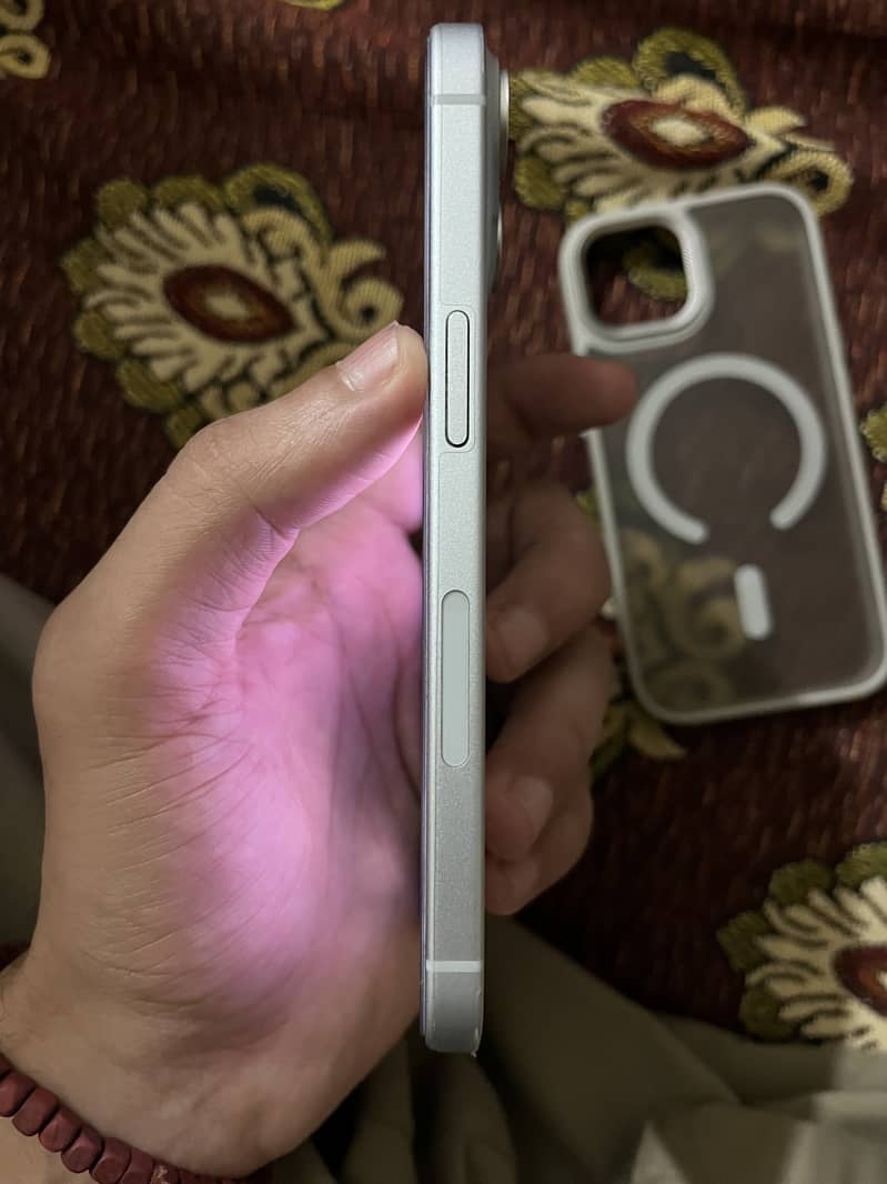 Apple iPhone 15 2