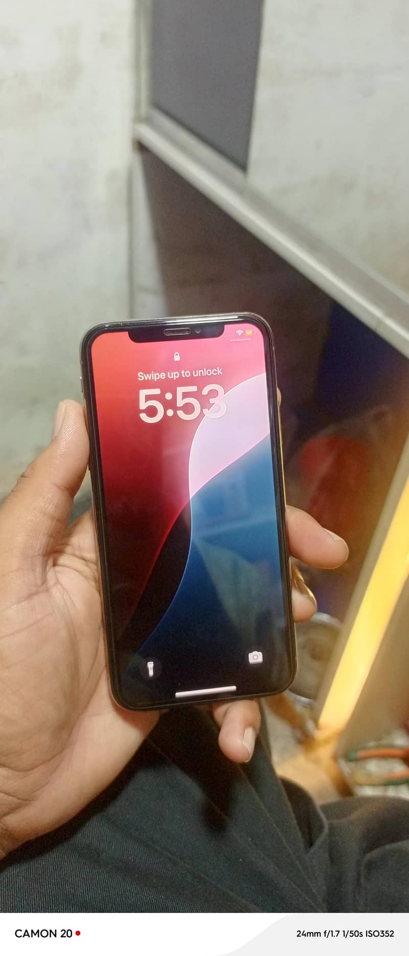 Apple iPhone XS 4