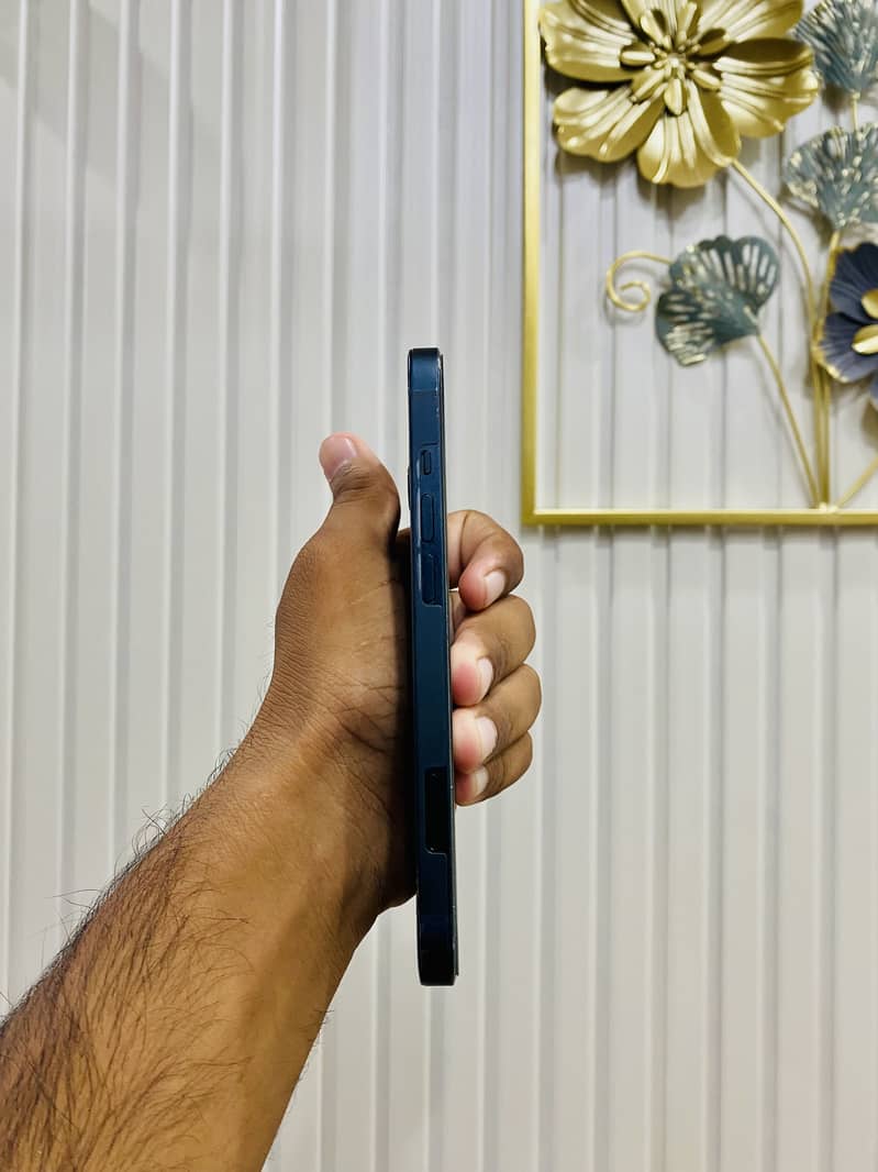Apple iPhone 13 3