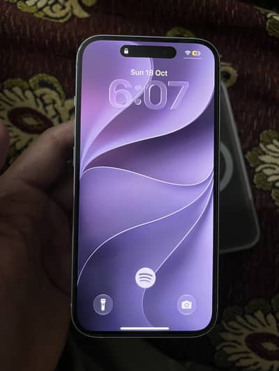 Apple iPhone 15