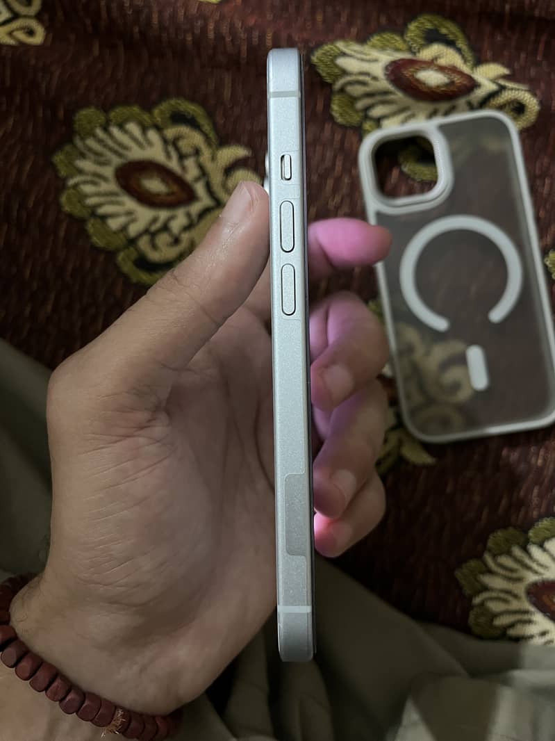 Apple iPhone 15 3