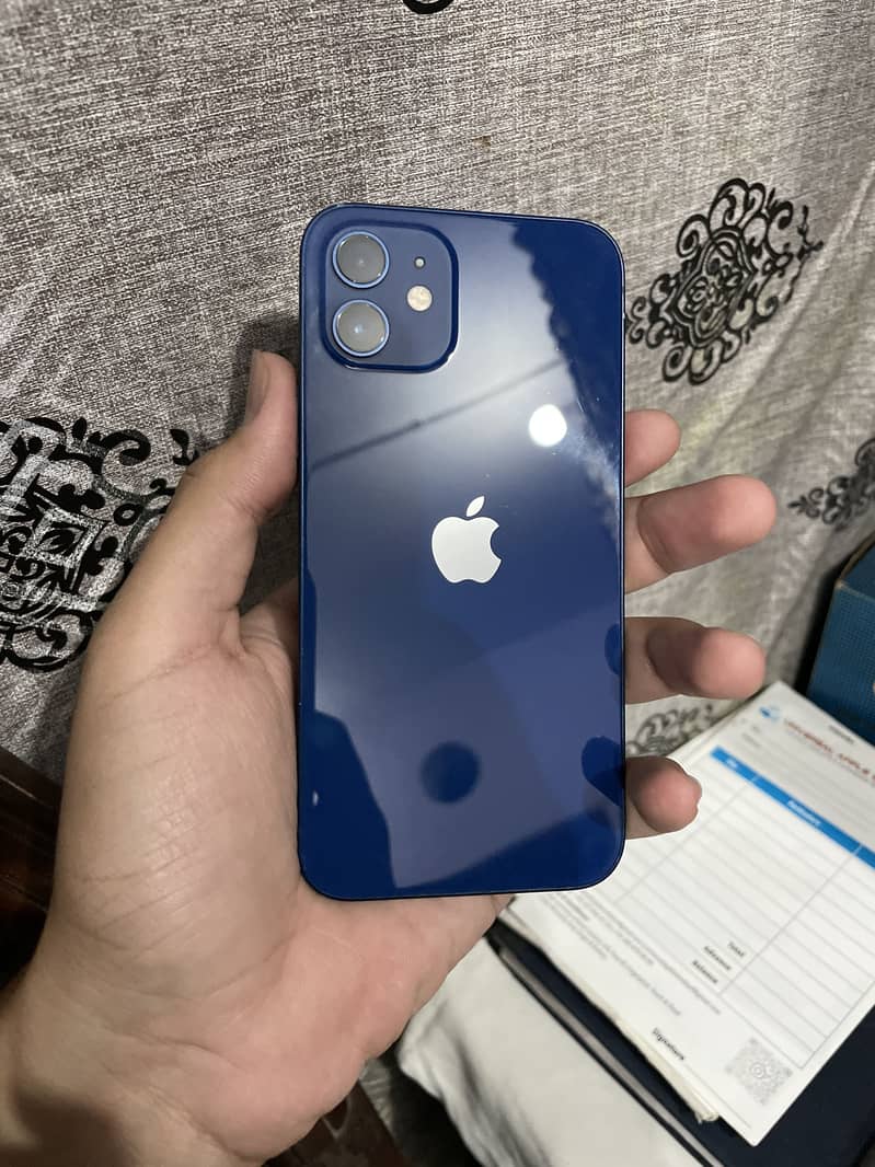 Apple iPhone 12 4
