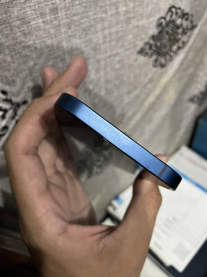 Apple iPhone 12 5
