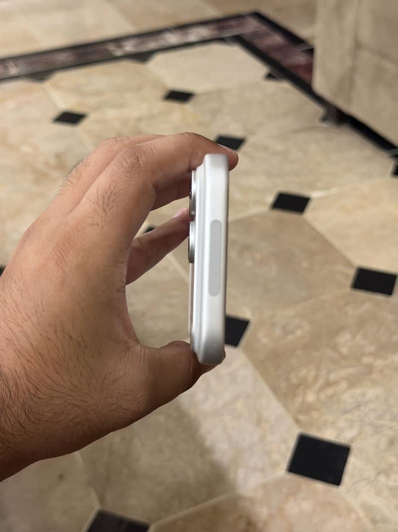 Apple iPhone 17 Pro Max 6