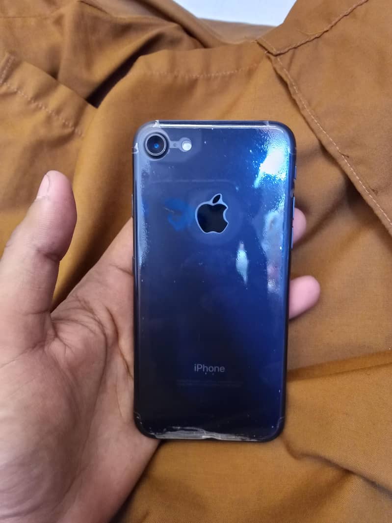 Apple iPhone 7 3