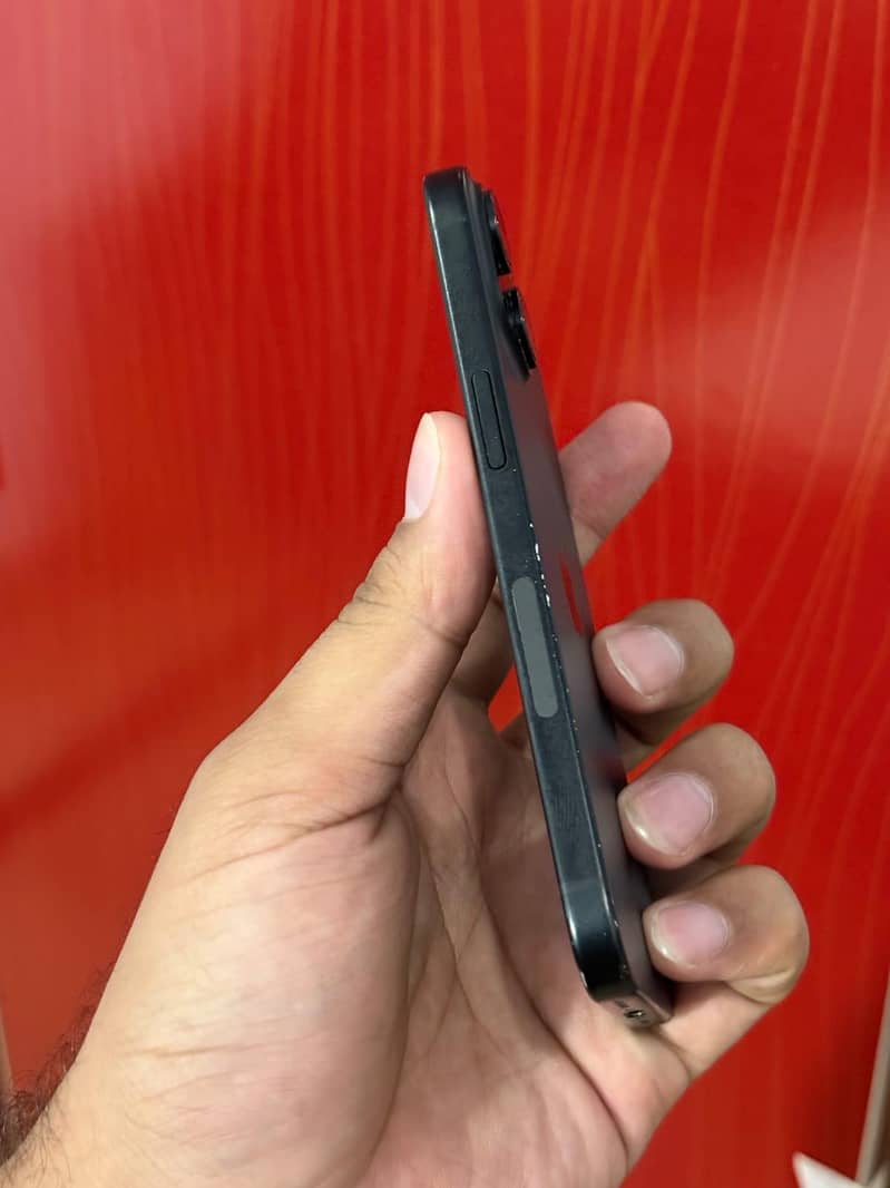 Apple iPhone 15 2