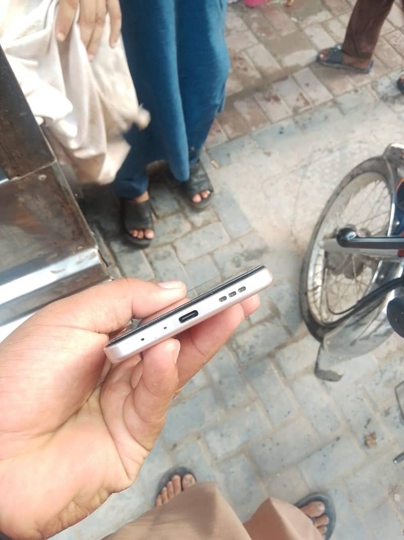 OPPO A6 4