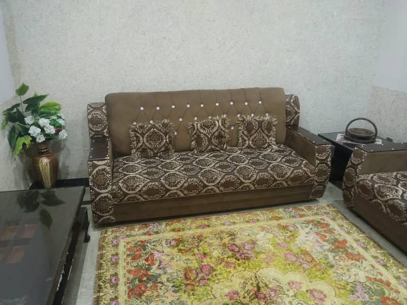 5 Seeter Sofa Set 0