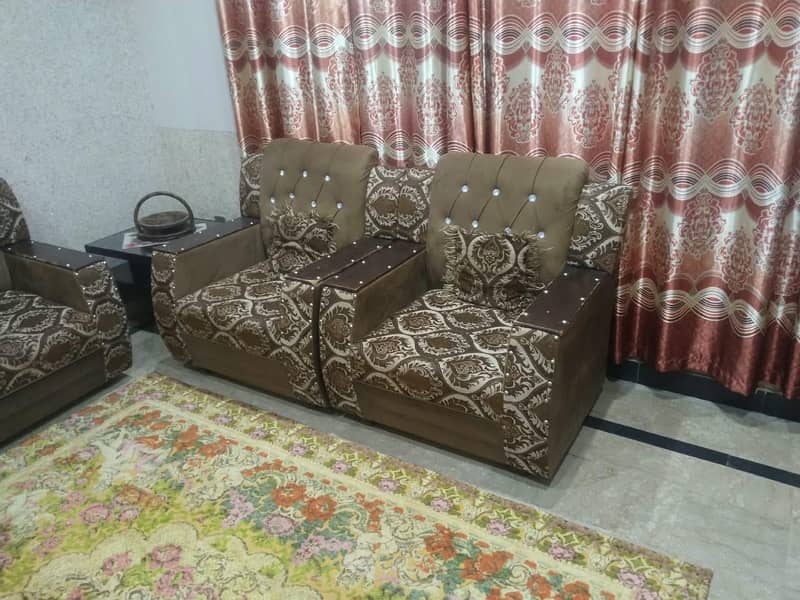 5 Seeter Sofa Set 1
