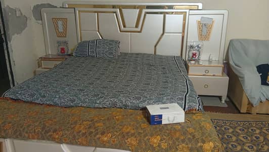 King Size Bed +dressing table+side tables
