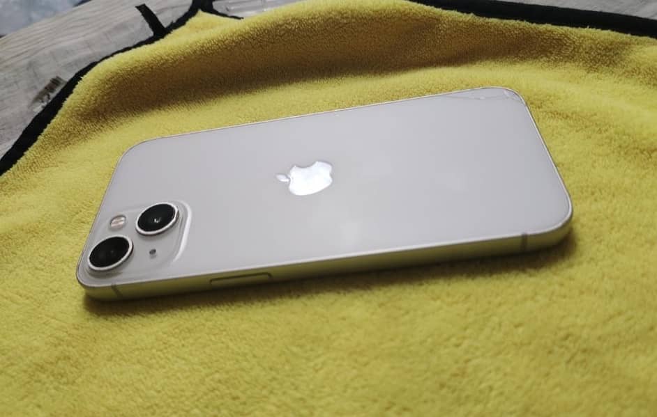 Apple iPhone 13 3