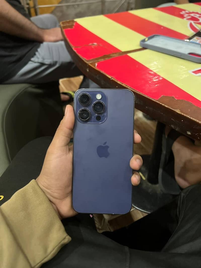 Apple iPhone 14 Pro Max 1