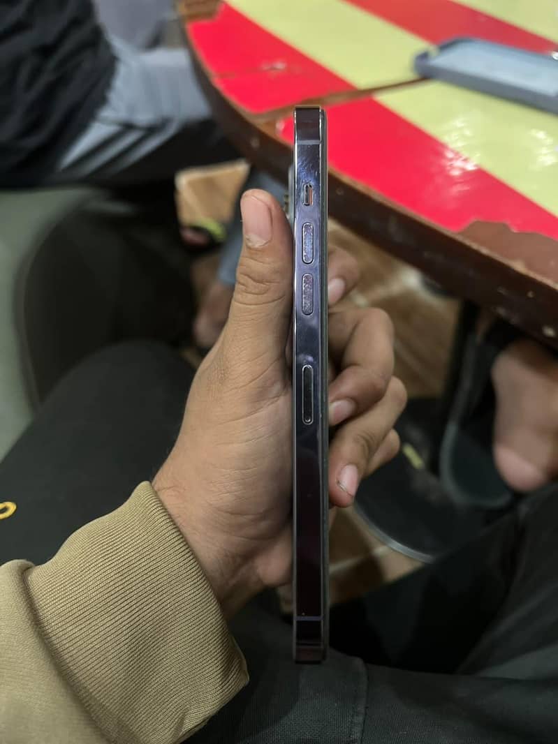 Apple iPhone 14 Pro Max 3