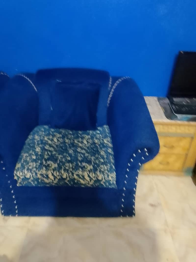 2 Single-seater Sofa 1