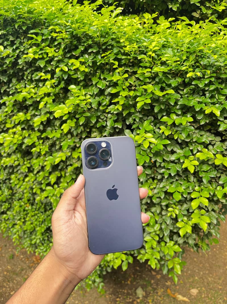 Apple iPhone 14 Pro Max 0