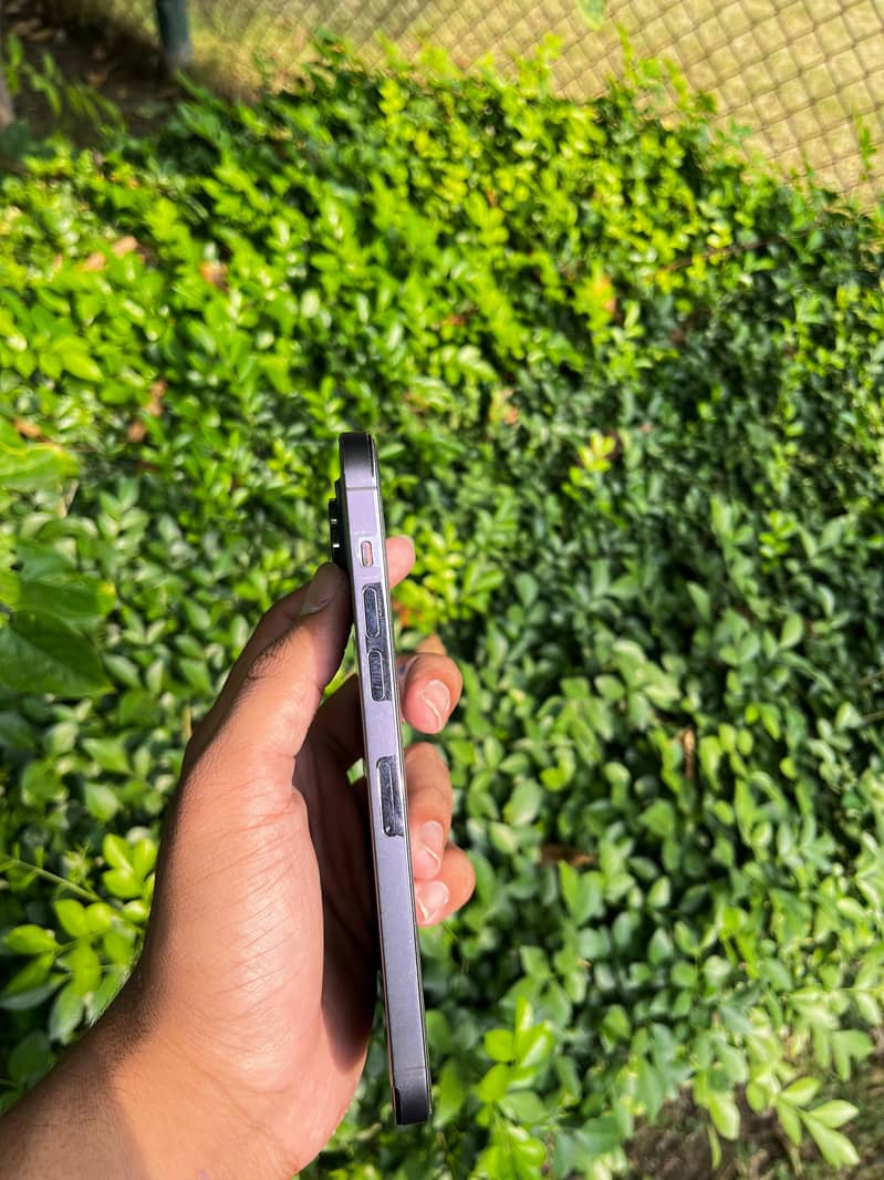 Apple iPhone 14 Pro Max 2