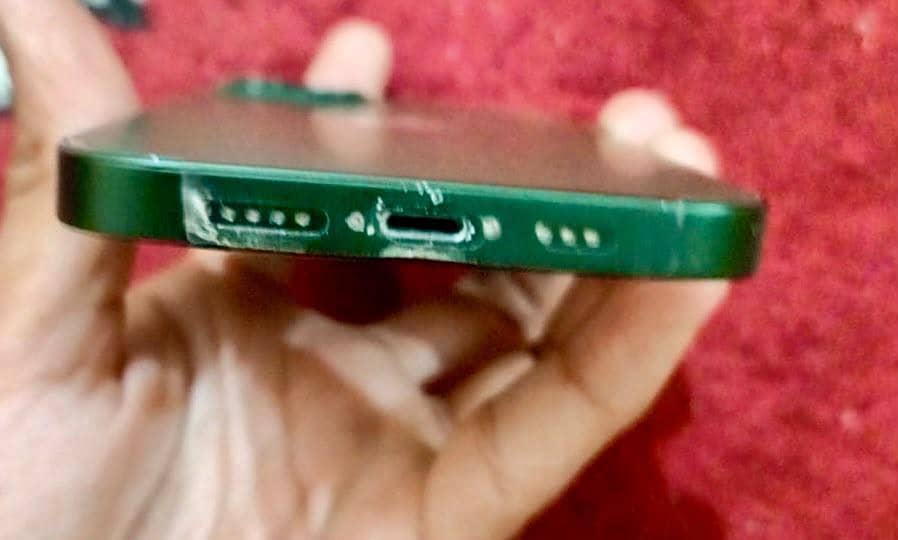 Apple iPhone 13 2
