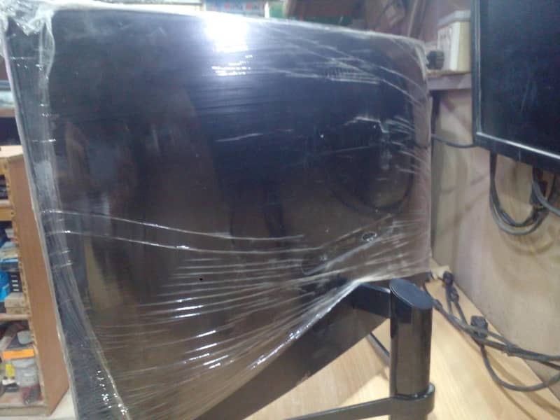 27 inch lcd 3