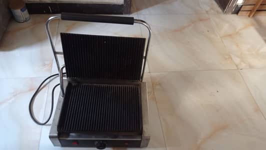 Sandwich grill maker