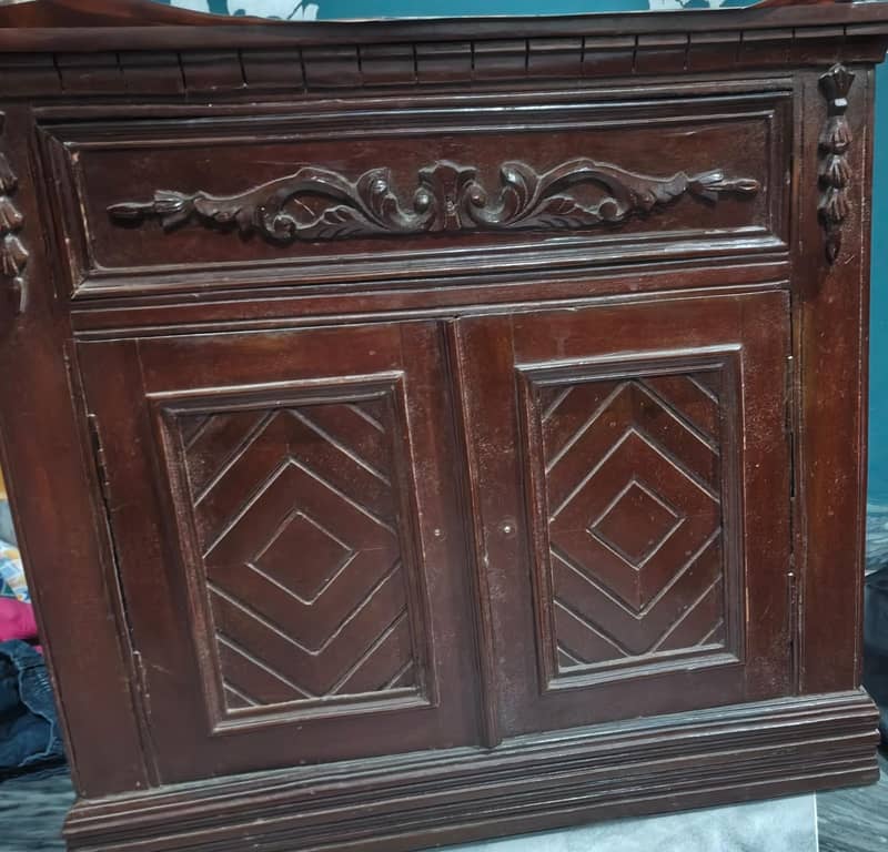 Bed side table and dressing table 0