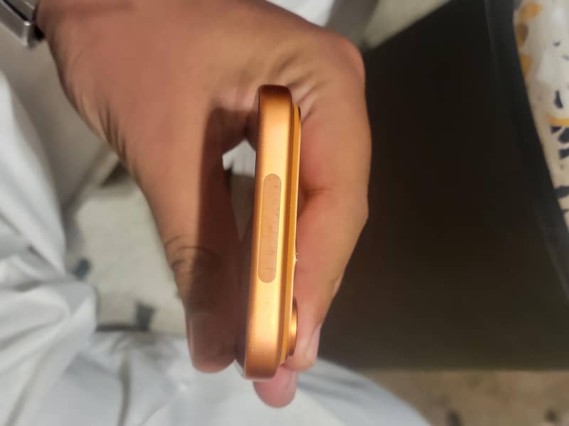 Apple iPhone 17 Pro Max 4