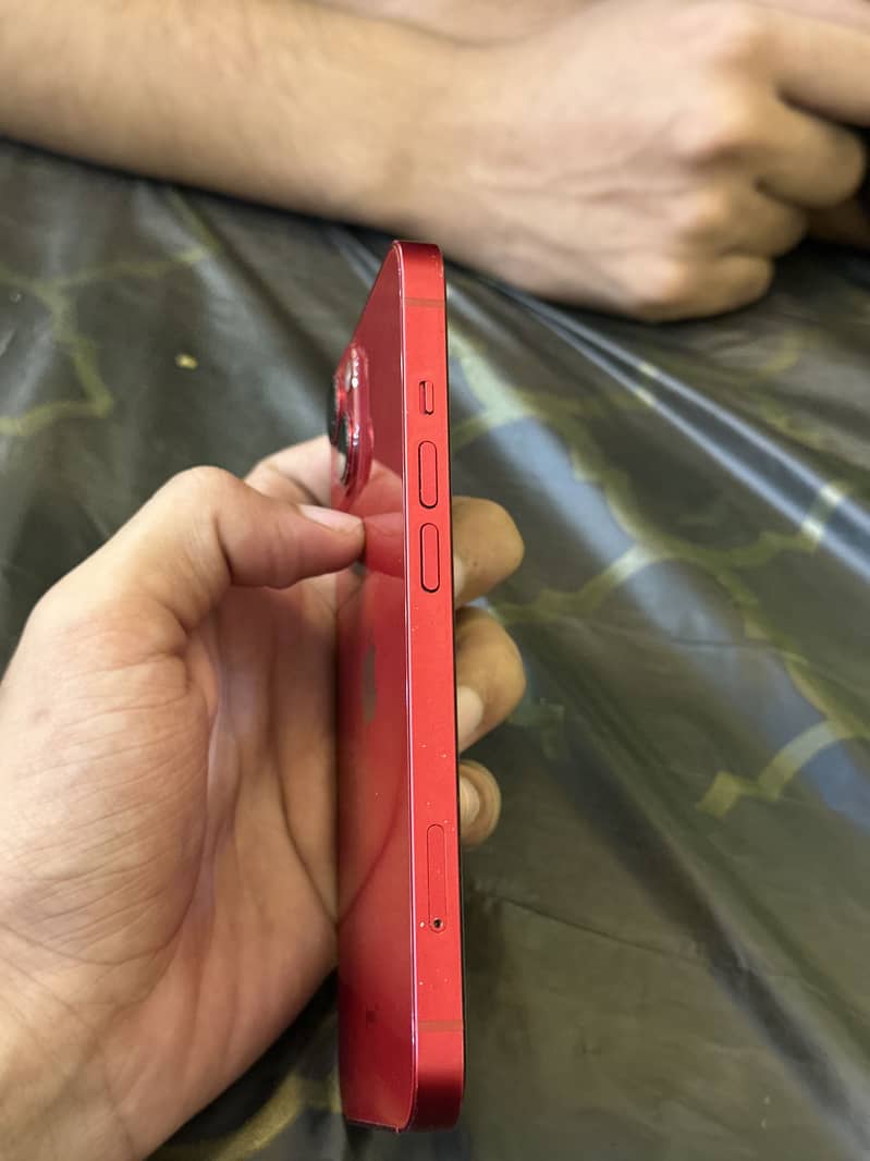 Apple iPhone 13 3