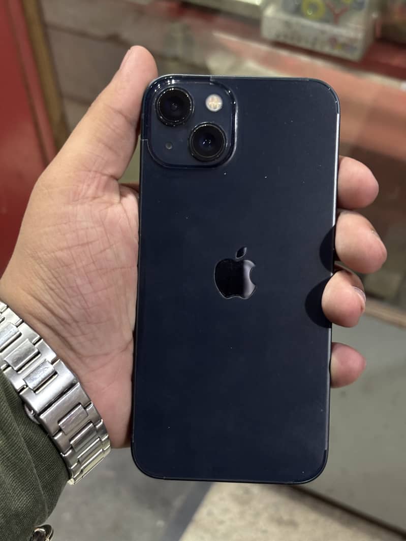 Apple iPhone 13 0