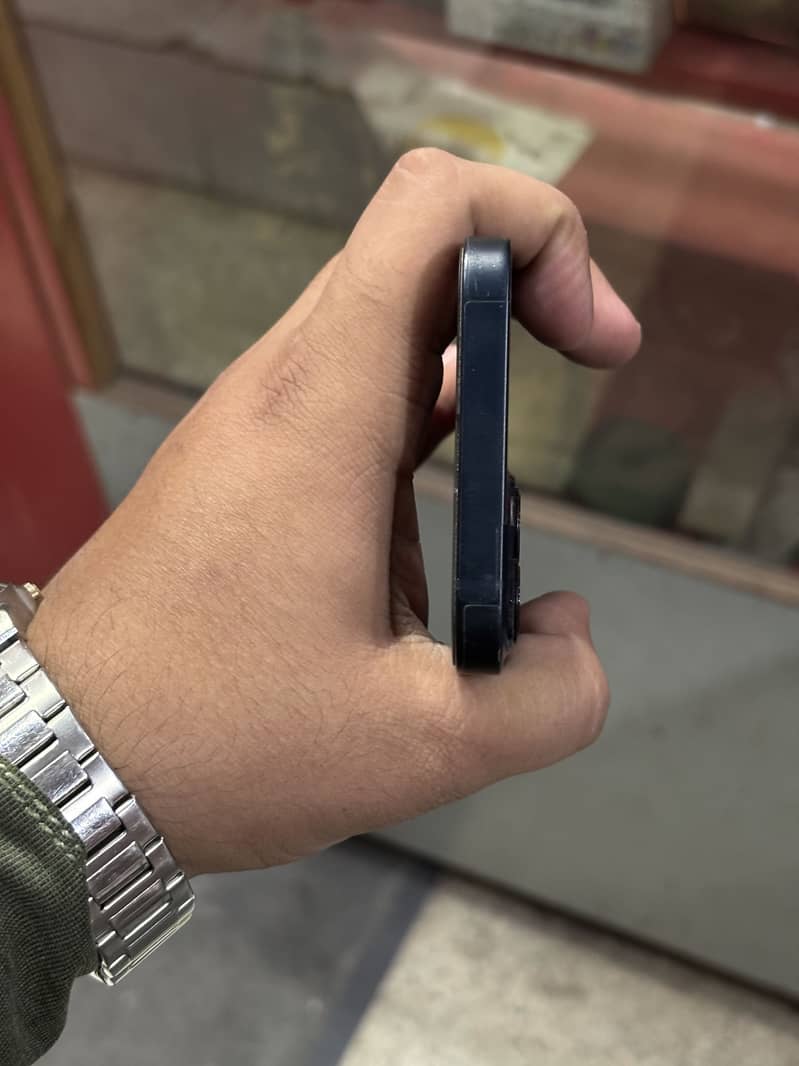 Apple iPhone 13 3