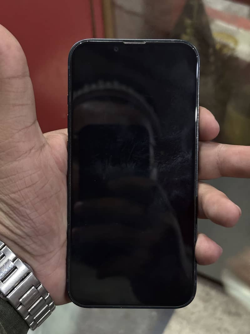 Apple iPhone 13 5
