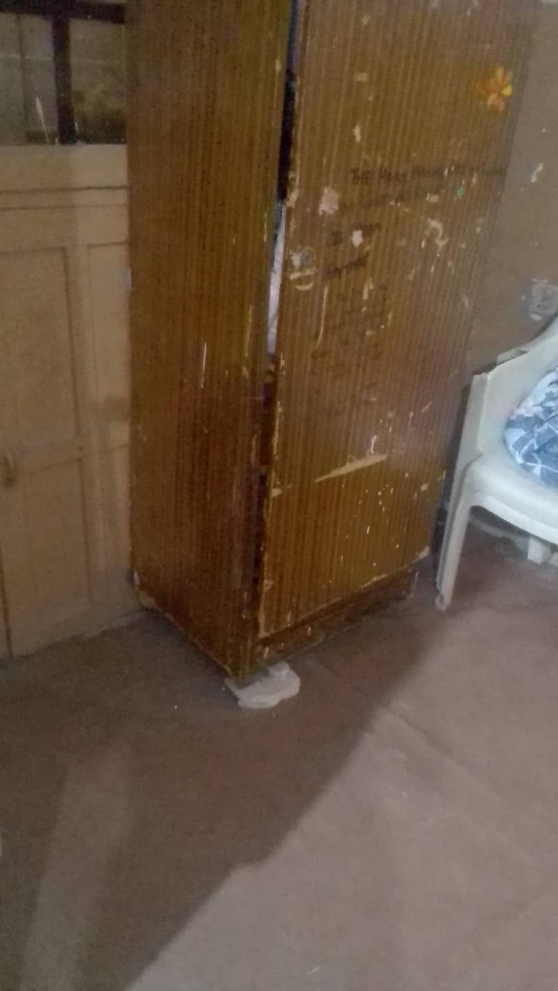 سنگل دور الماری 6