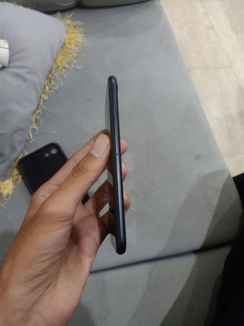 Apple iPhone SE 3