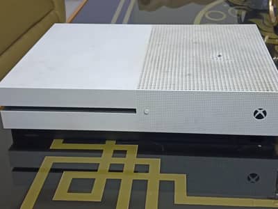 Xbox one 1 tb available for parts