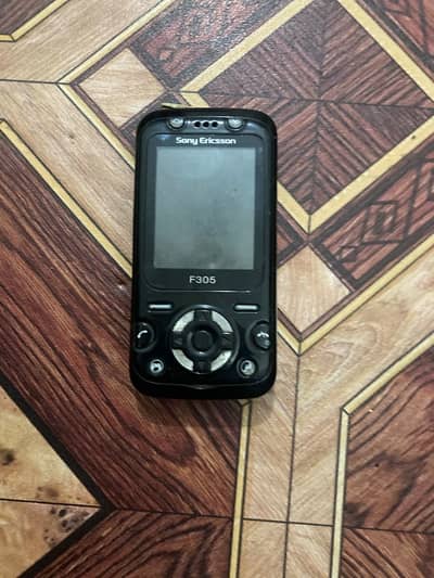 Sony Ericsson F305 model