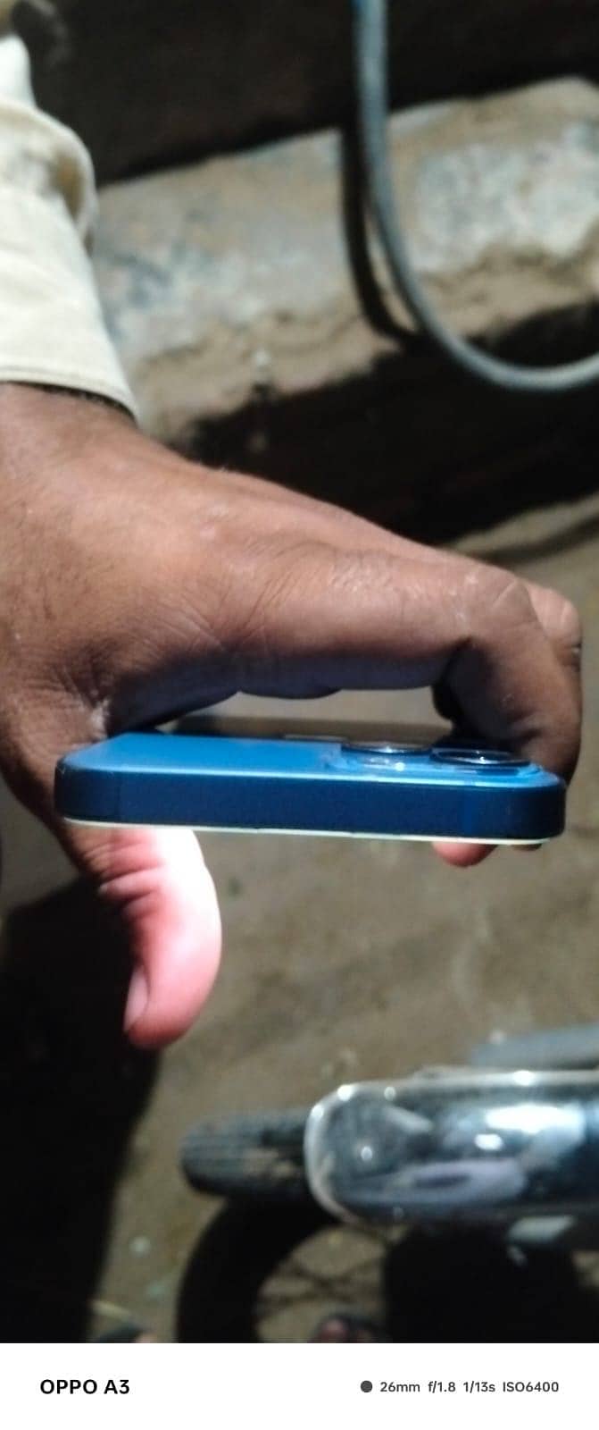 Apple iPhone 13 5