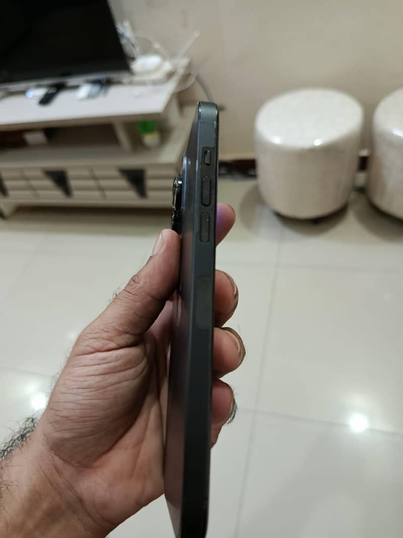 Apple iPhone 14 Pro Max 4
