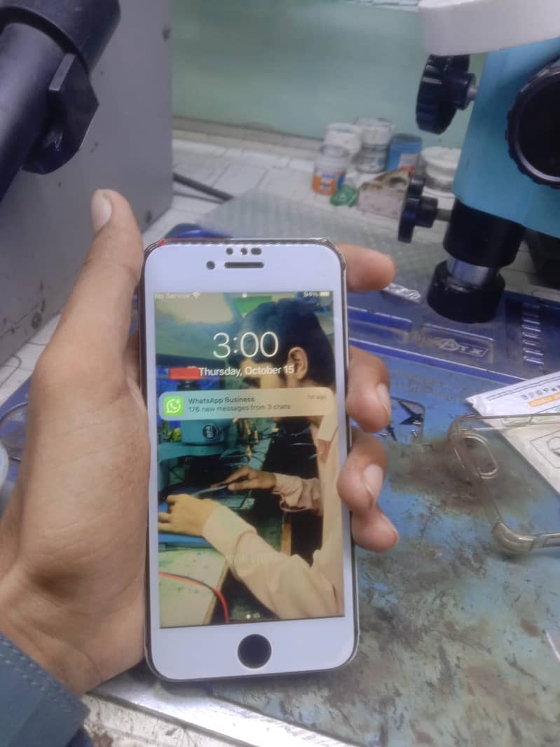 Apple iPhone 7 2