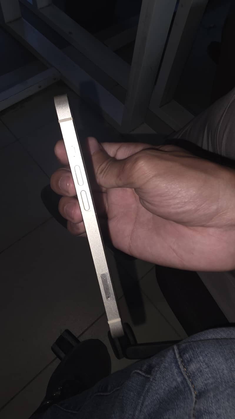 Apple iPhone 13 1