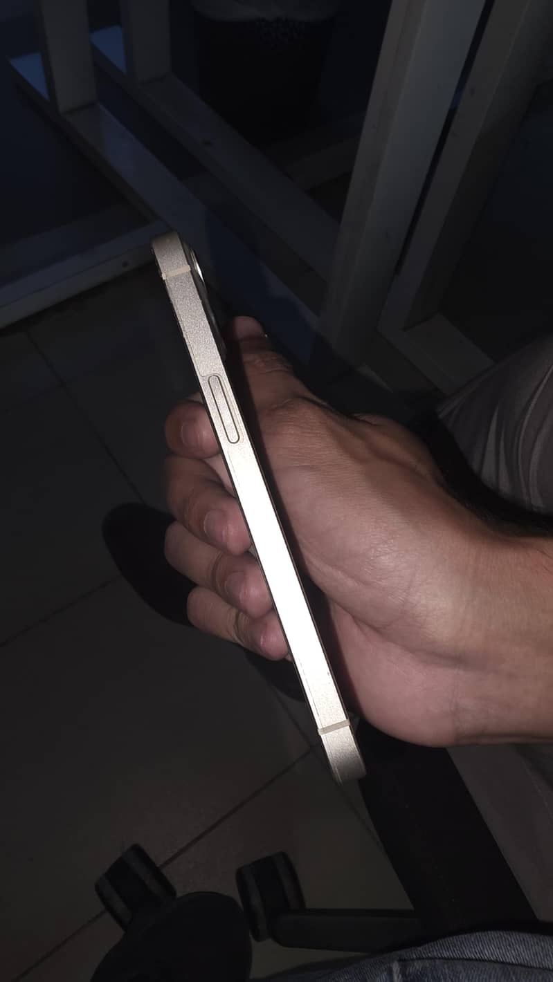 Apple iPhone 13 2