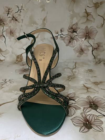Heels 39 Size