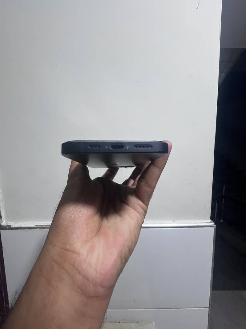Apple iPhone 12 3