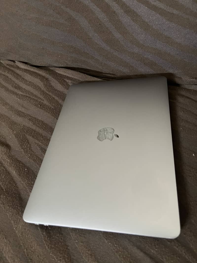 MacBook Pro 2017 13inch 0