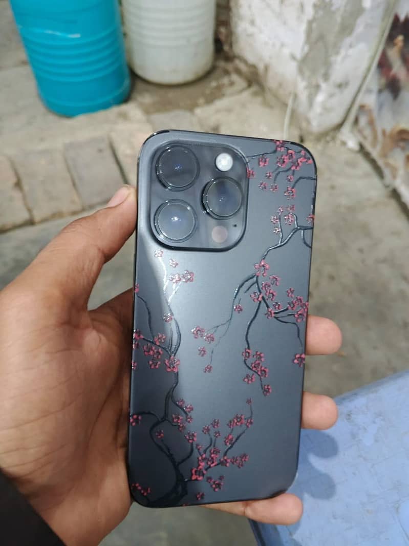 Apple iPhone 14 Pro 2