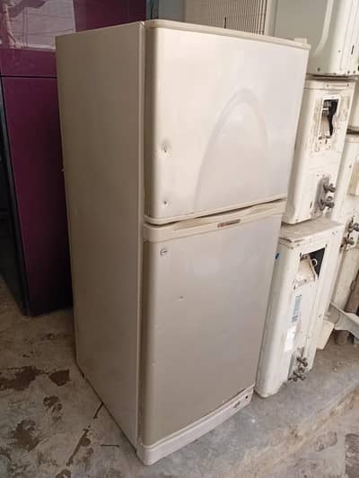 dowlanc faridge for sale running condition child cooling urgent